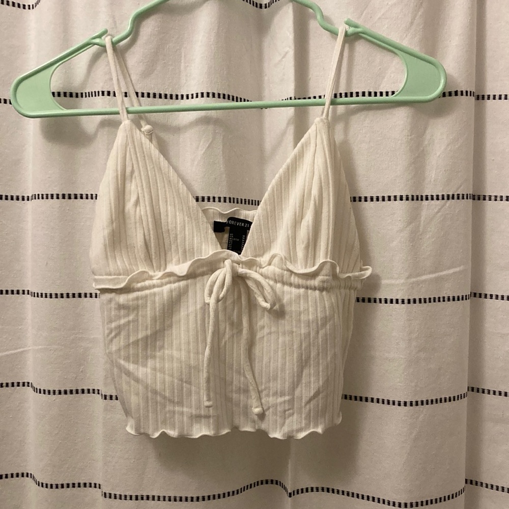 White crop top | super cute and comfy !